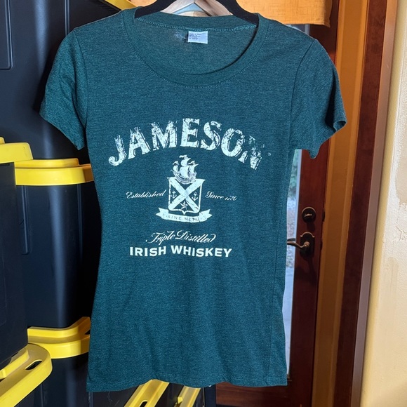 Jameson Irish Whiskey 'Sine Metu' Triple Distilled Green T-Shirt Size Medium EUC - Picture 1 of 5